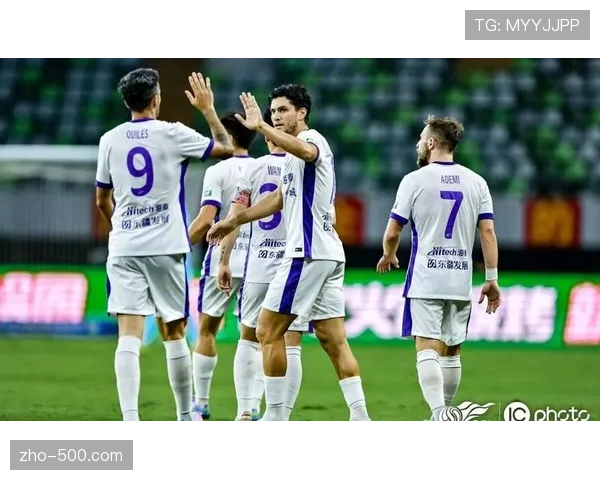 青岛西海岸控球率不足50%但进攻高效，定位球成破局利器